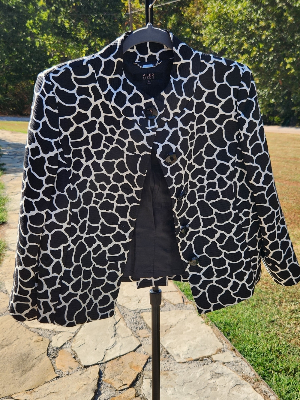 Alex Marie Black & White Giraffe Print Textured Button Front Blazer - Size 10